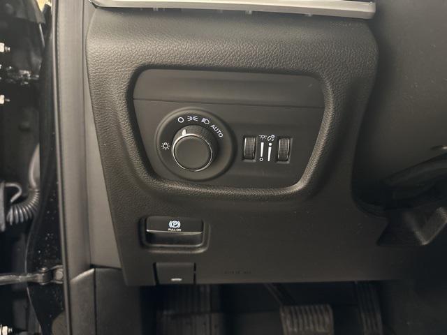 used 2023 Jeep Grand Cherokee L car, priced at $30,997