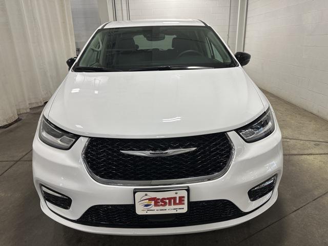 used 2024 Chrysler Pacifica car, priced at $29,683