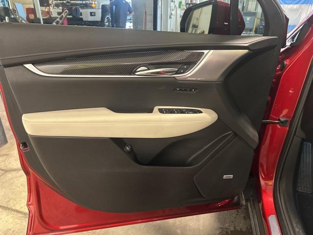 used 2025 Cadillac XT6 car, priced at $57,630