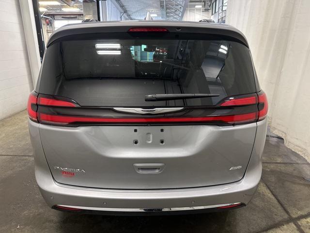 used 2021 Chrysler Pacifica car, priced at $25,662