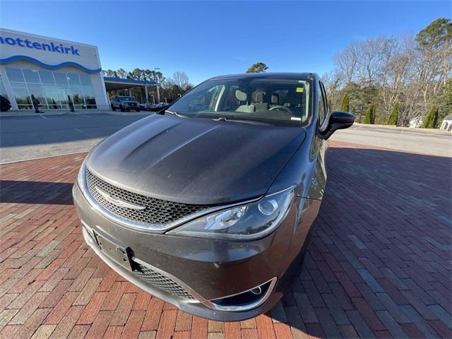 used 2018 Chrysler Pacifica car, priced at $11,574