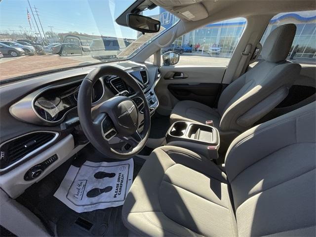 used 2018 Chrysler Pacifica car, priced at $9,998