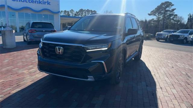 new 2025 Honda Pilot car, priced at $50,202