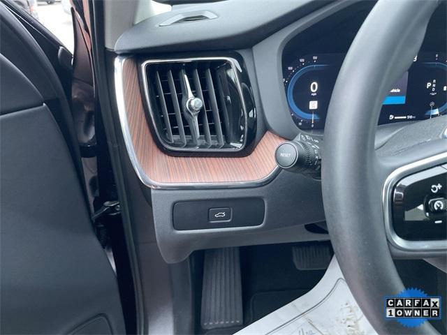 used 2023 Volvo XC60 car, priced at $29,997
