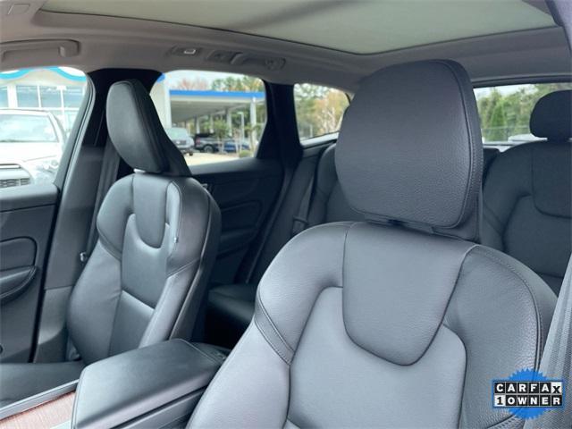 used 2023 Volvo XC60 car, priced at $29,997