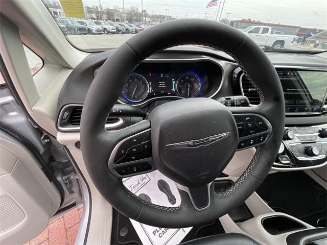 used 2024 Chrysler Pacifica car, priced at $30,994
