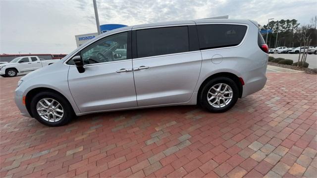 used 2024 Chrysler Pacifica car, priced at $30,994