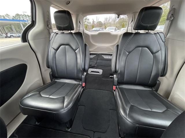 used 2024 Chrysler Pacifica car, priced at $30,994