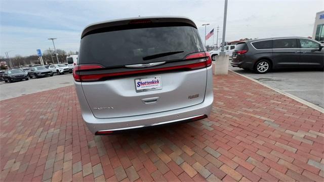 used 2024 Chrysler Pacifica car, priced at $30,994