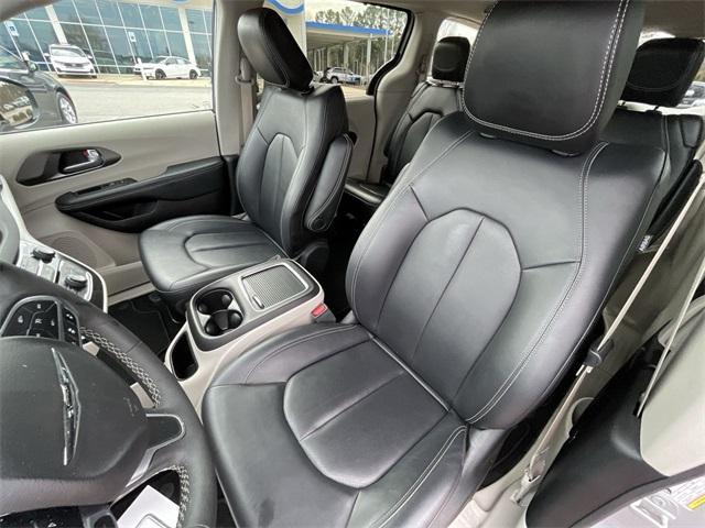 used 2024 Chrysler Pacifica car, priced at $30,994