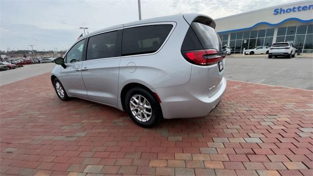 used 2024 Chrysler Pacifica car, priced at $30,994