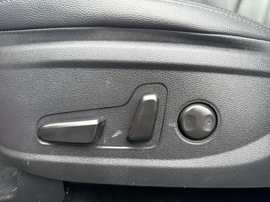 used 2020 Hyundai Santa Fe car, priced at $15,565