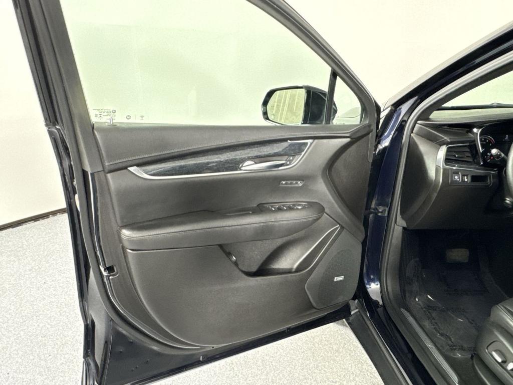 used 2022 Cadillac XT5 car, priced at $26,999