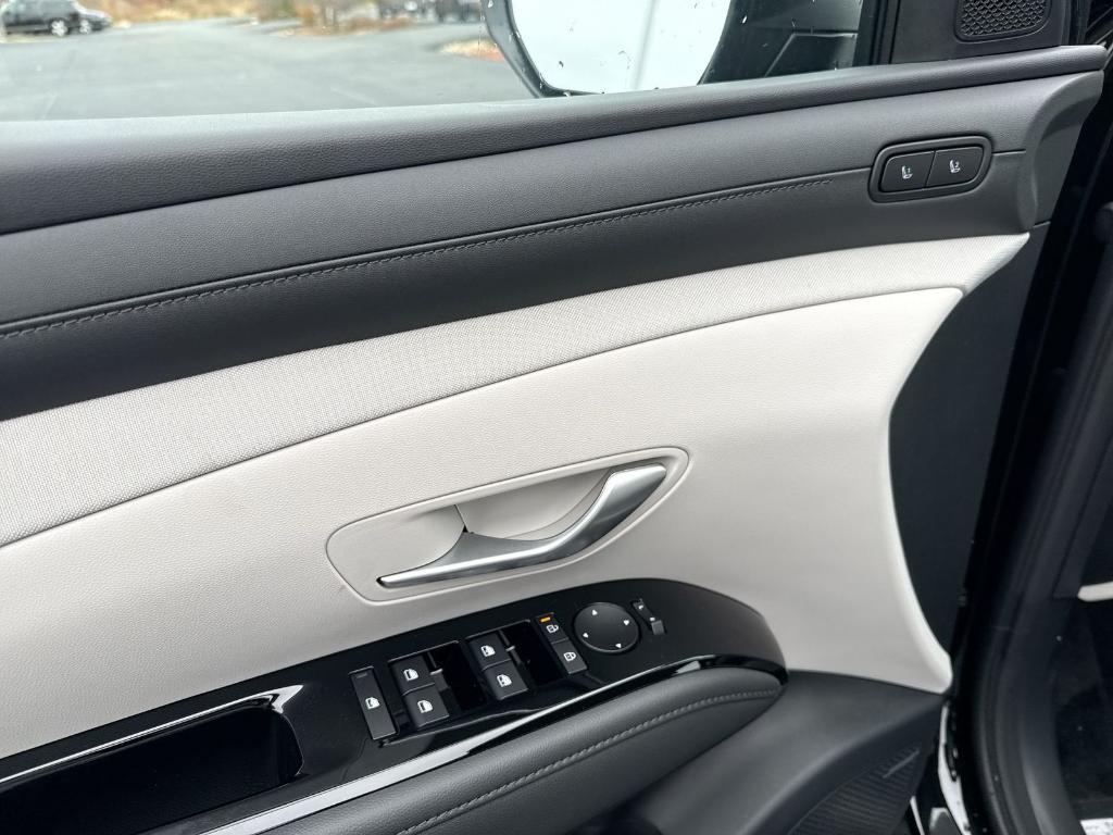 new 2026 Hyundai TUCSON Hybrid car, priced at $43,410