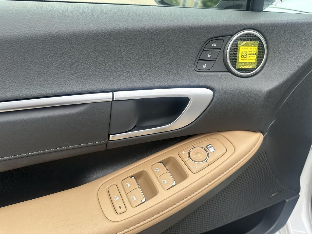 used 2025 Hyundai Sonata Hybrid car, priced at $31,470