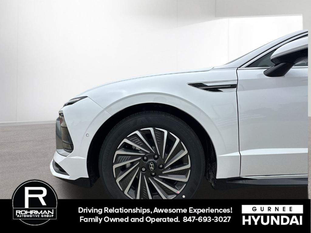 used 2025 Hyundai Sonata Hybrid car, priced at $31,470