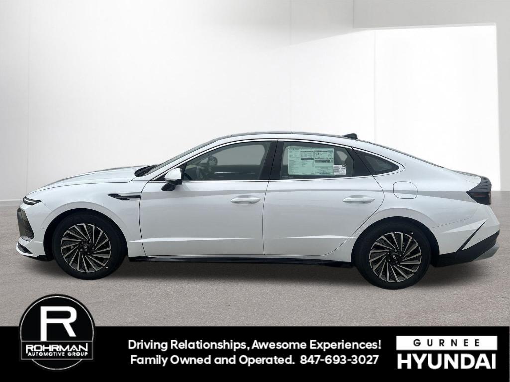 used 2025 Hyundai Sonata Hybrid car, priced at $31,470