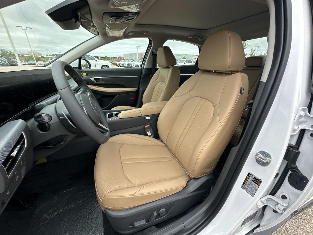 used 2025 Hyundai Sonata Hybrid car, priced at $31,470