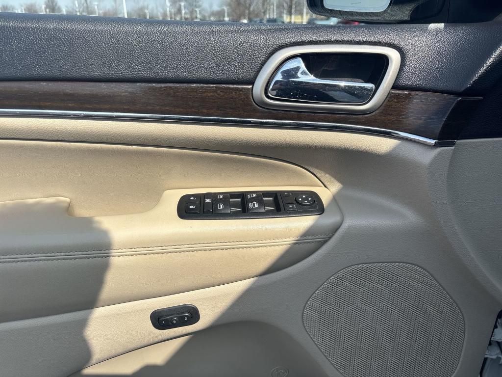 used 2015 Jeep Grand Cherokee car, priced at $12,999