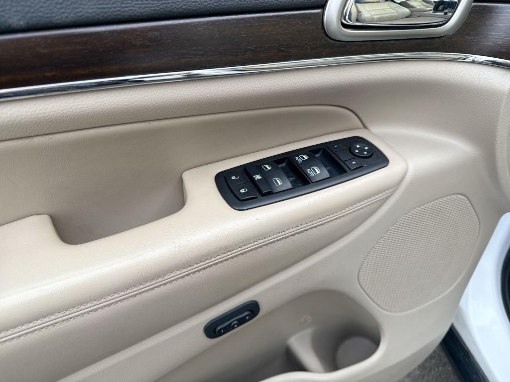 used 2015 Jeep Grand Cherokee car, priced at $13,125