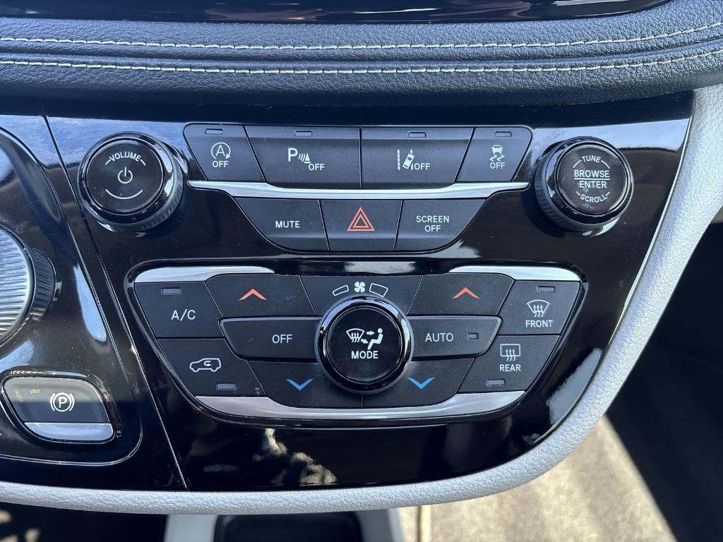 used 2022 Chrysler Pacifica car, priced at $23,327