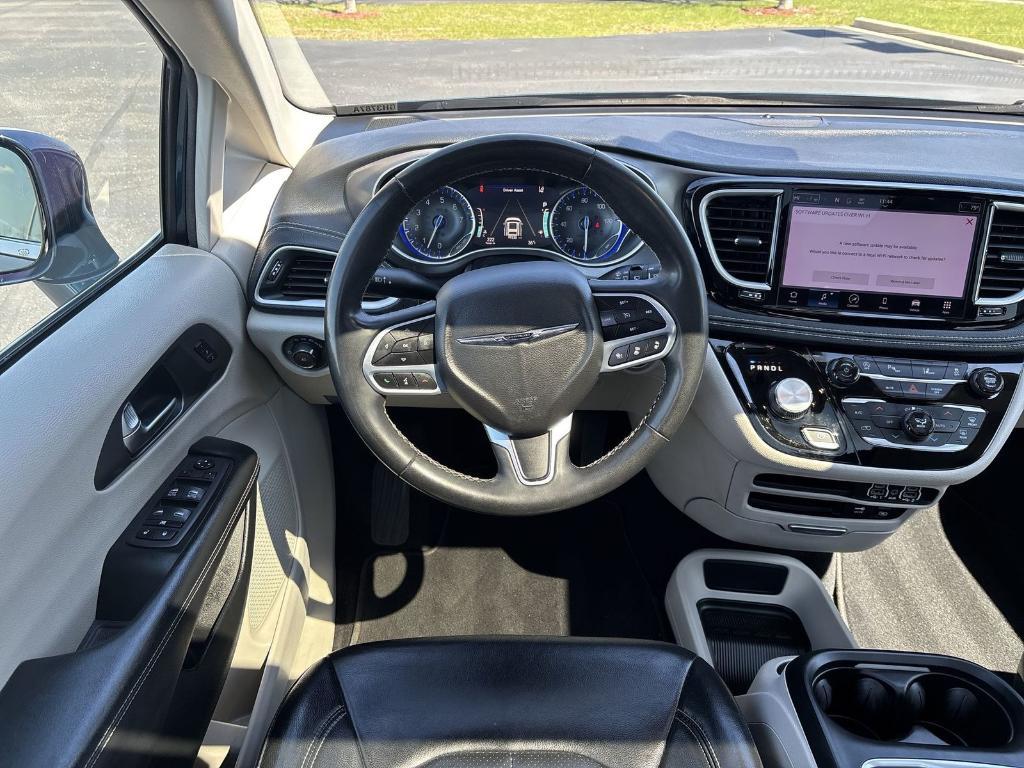 used 2022 Chrysler Pacifica car, priced at $23,327
