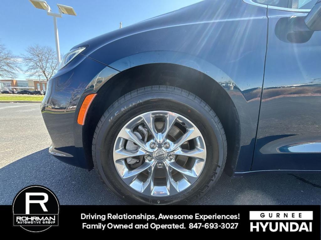 used 2022 Chrysler Pacifica car, priced at $23,327
