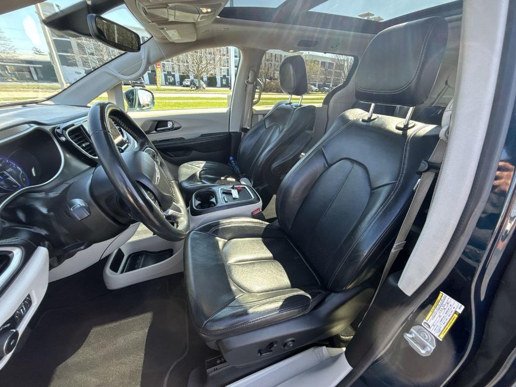 used 2022 Chrysler Pacifica car, priced at $23,327