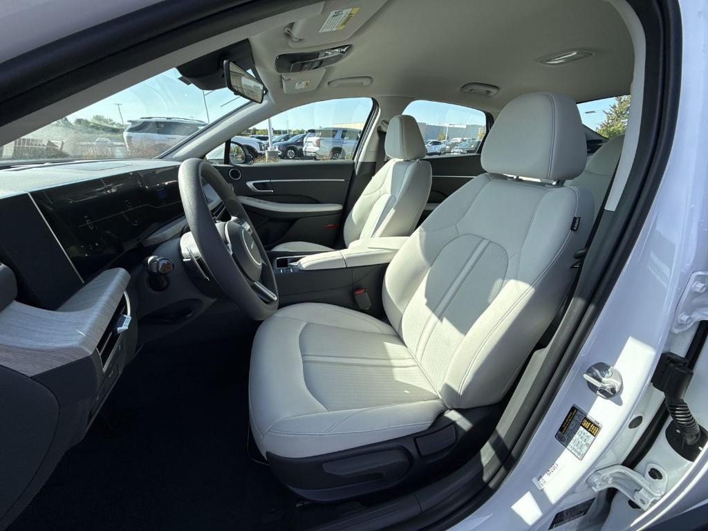 used 2026 Hyundai Sonata Hybrid car, priced at $25,758