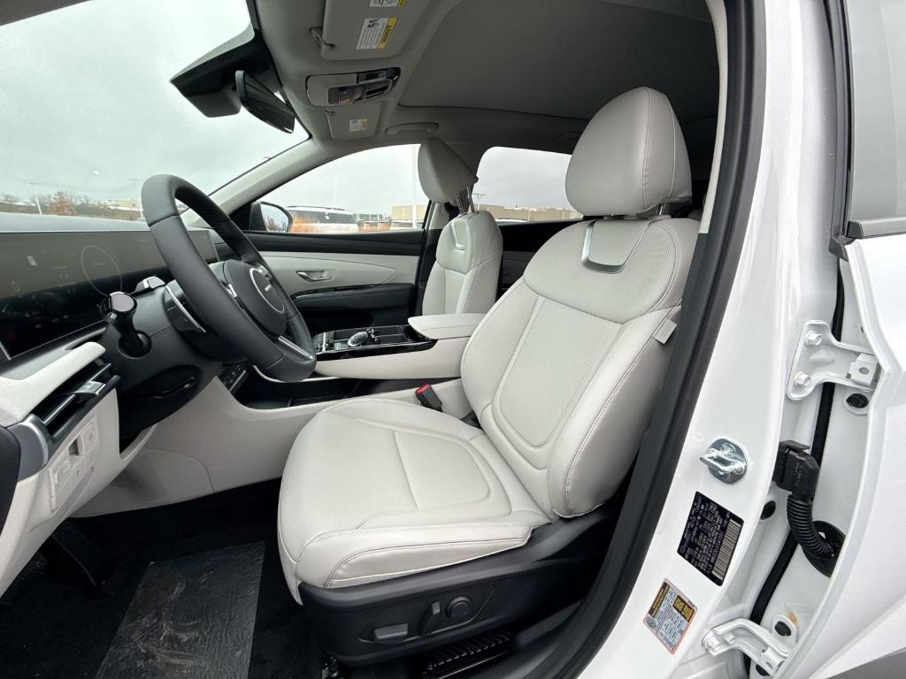 new 2026 Hyundai TUCSON Hybrid car, priced at $43,899