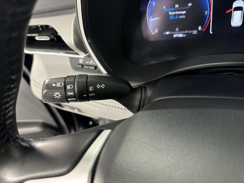 used 2023 Toyota Highlander car, priced at $38,148