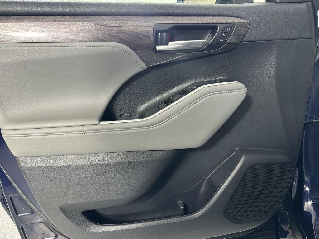 used 2023 Toyota Highlander car, priced at $38,148