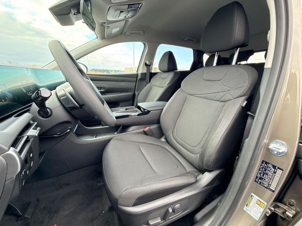new 2026 Hyundai TUCSON Hybrid car, priced at $35,312