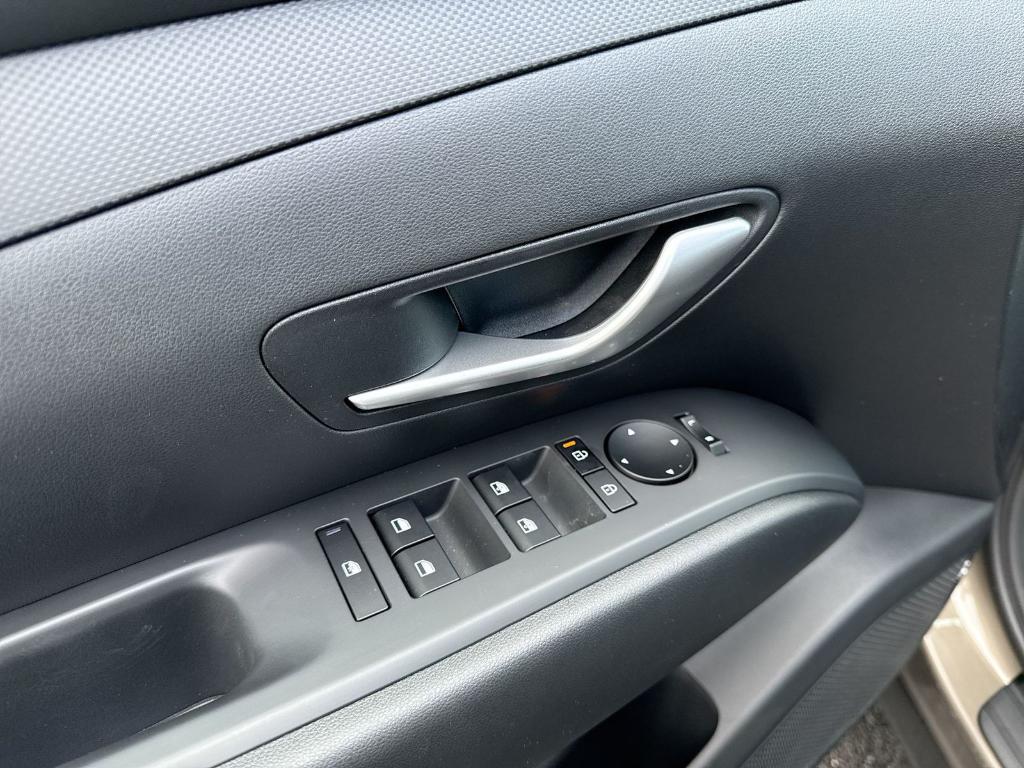 new 2026 Hyundai TUCSON Hybrid car, priced at $35,312