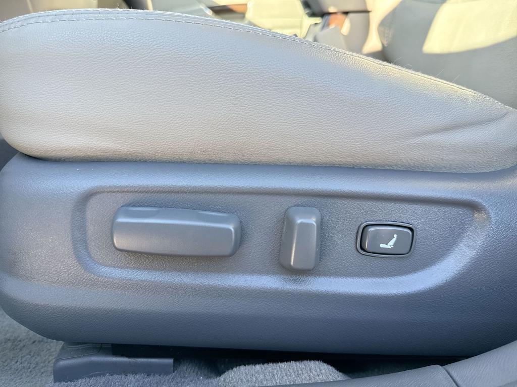 used 2011 Hyundai Azera car, priced at $9,205