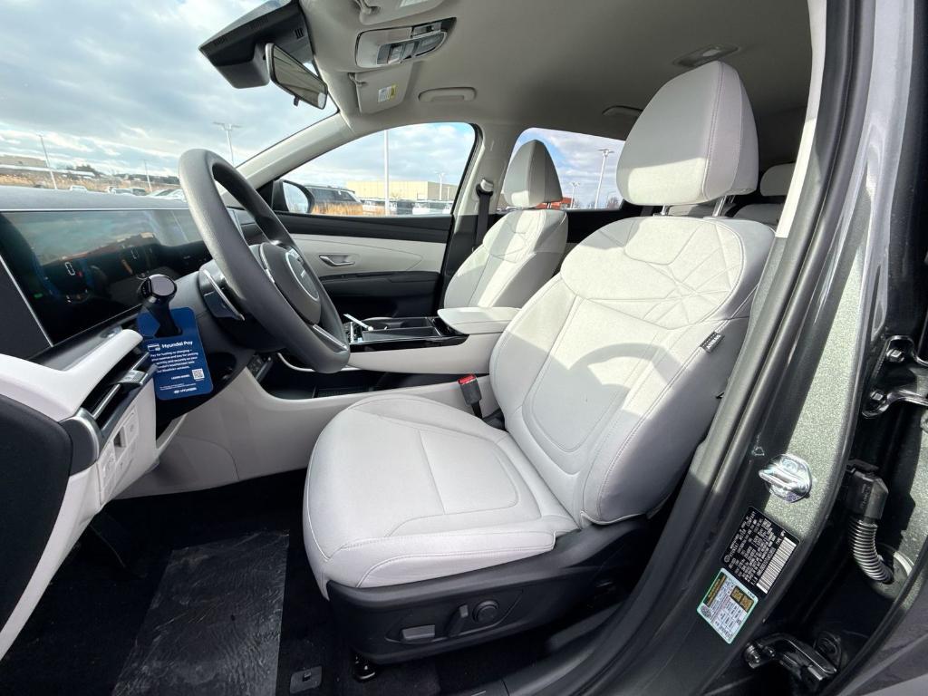 new 2026 Hyundai TUCSON Hybrid car, priced at $32,631