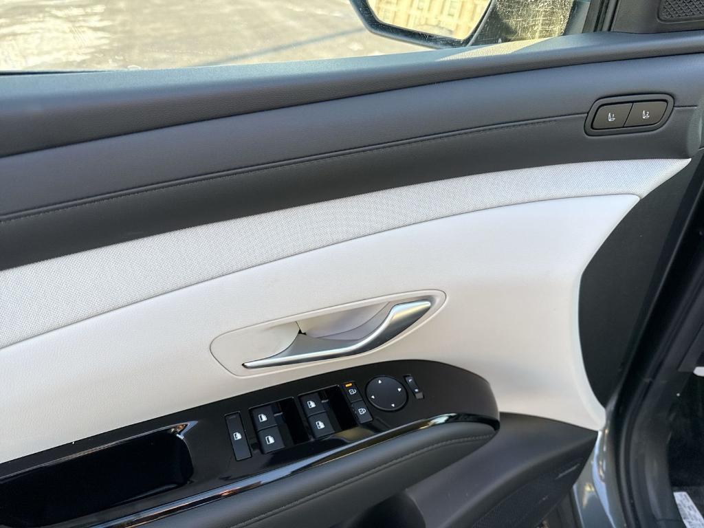 new 2026 Hyundai TUCSON Hybrid car, priced at $43,570