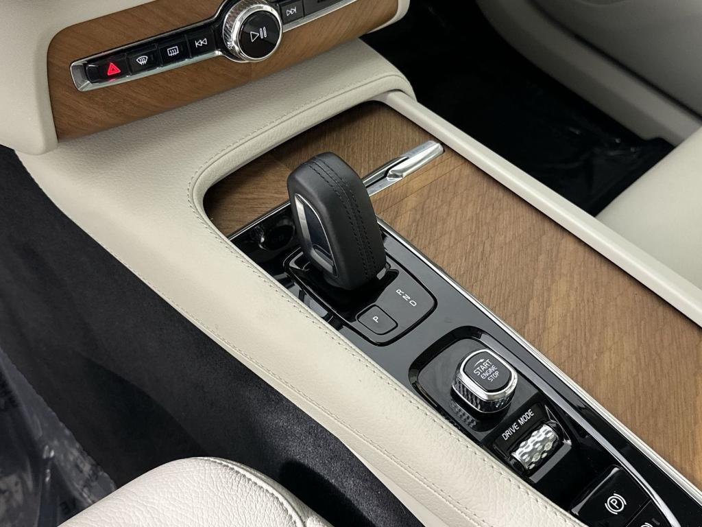 used 2021 Volvo XC90 Recharge Plug-In Hybrid car, priced at $29,395