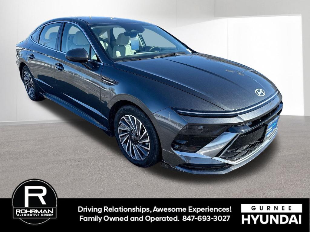used 2025 Hyundai Sonata Hybrid car, priced at $25,435