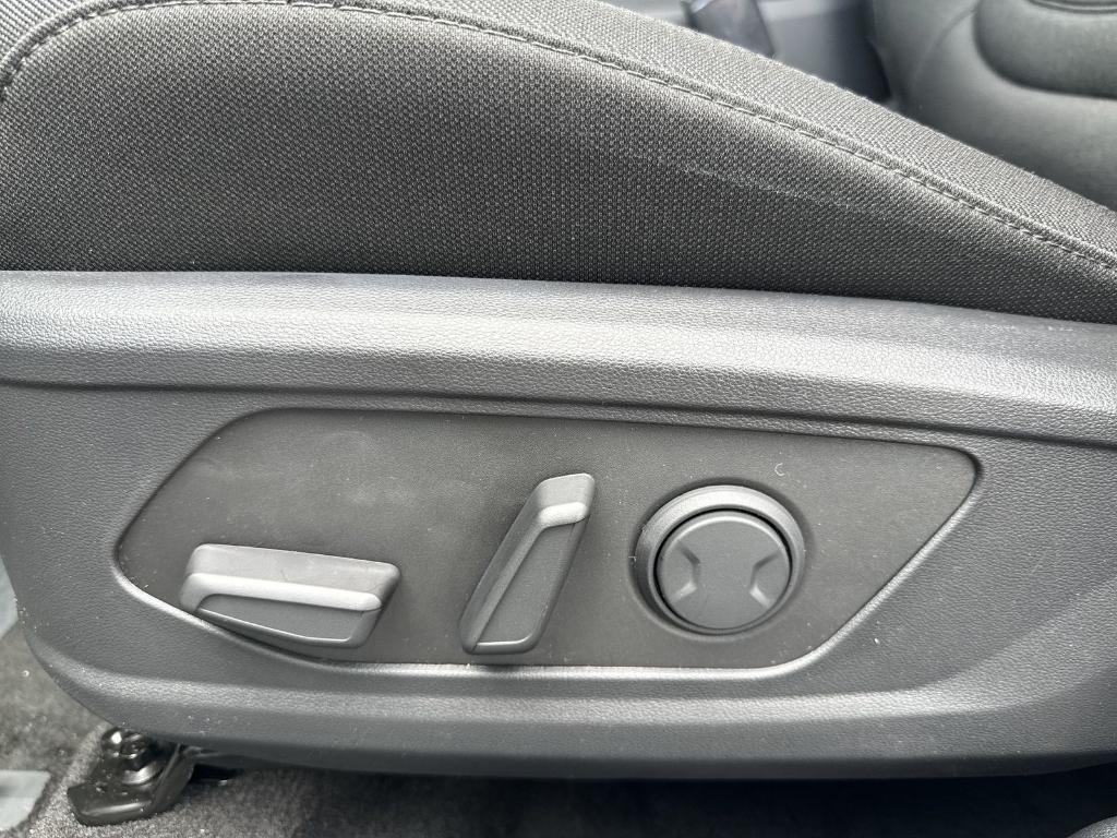 new 2026 Hyundai TUCSON Hybrid car, priced at $33,043