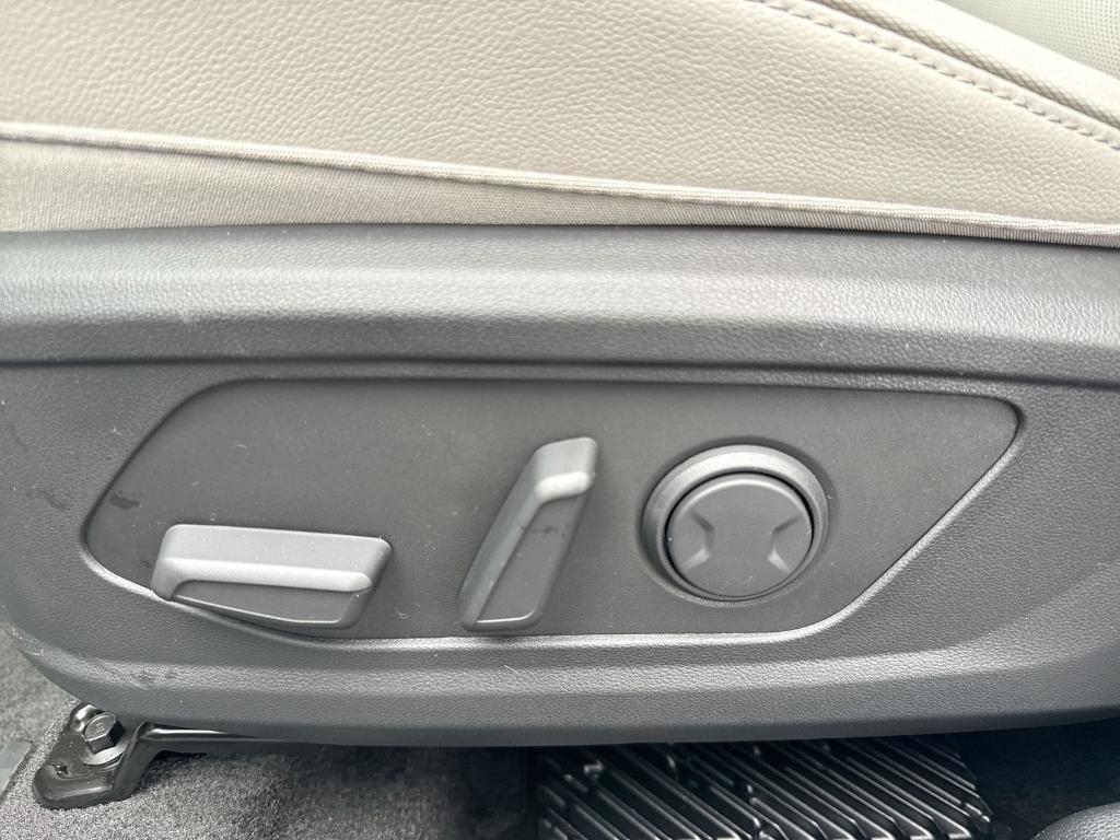 new 2026 Hyundai TUCSON Hybrid car, priced at $43,899