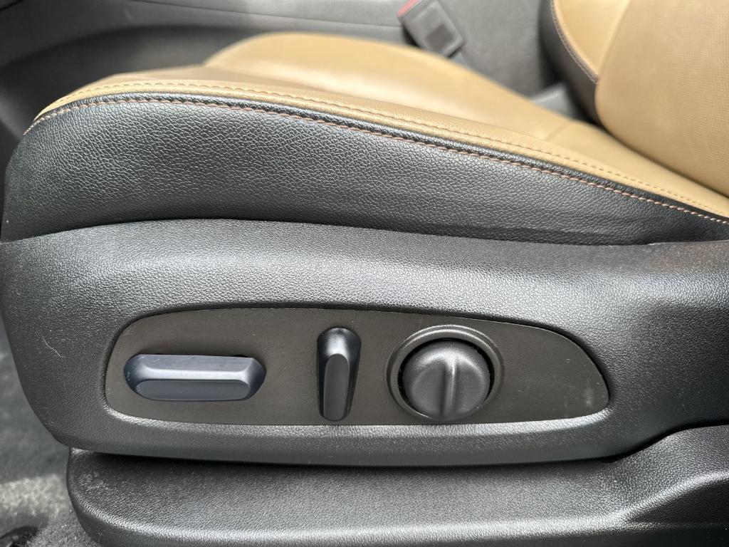 used 2023 Chevrolet Equinox car, priced at $22,295