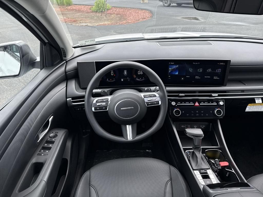 new 2026 Hyundai Tucson car, priced at $32,121