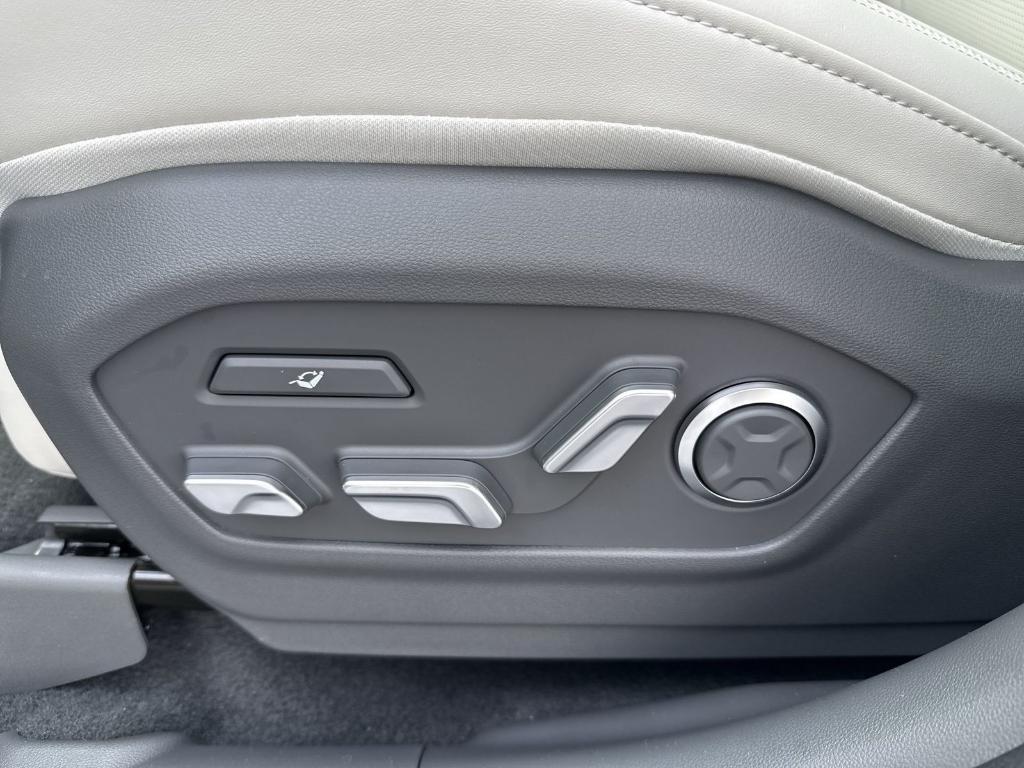 new 2026 Hyundai SANTA FE HEV car, priced at $52,225