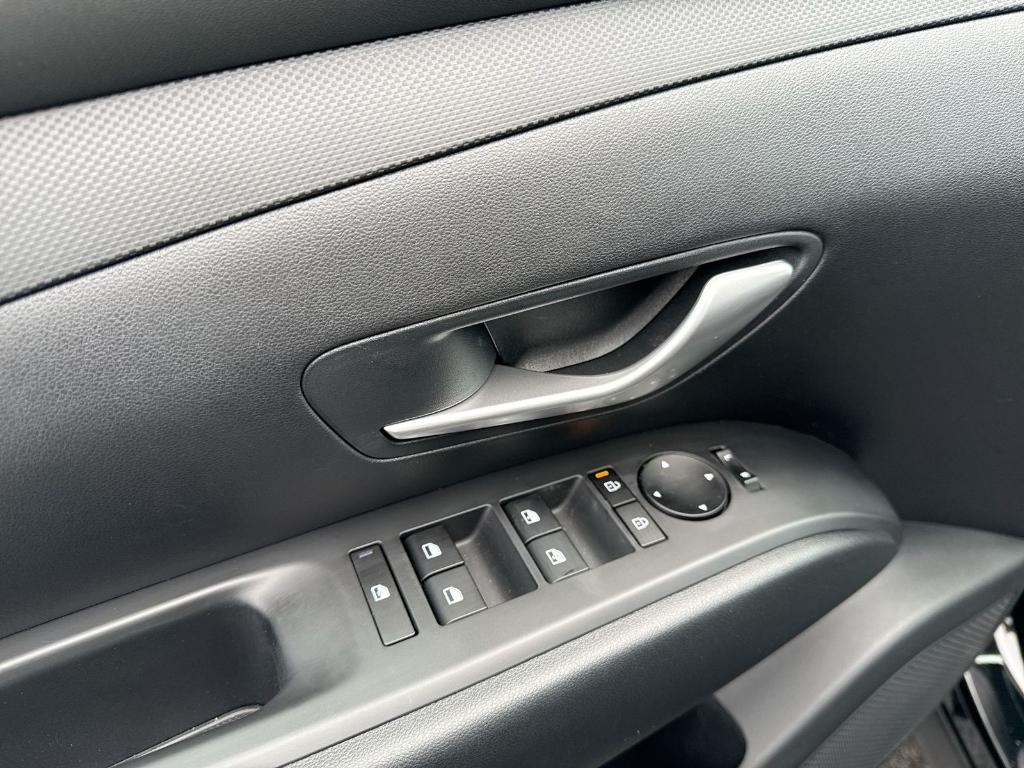 new 2026 Hyundai TUCSON Hybrid car, priced at $32,580