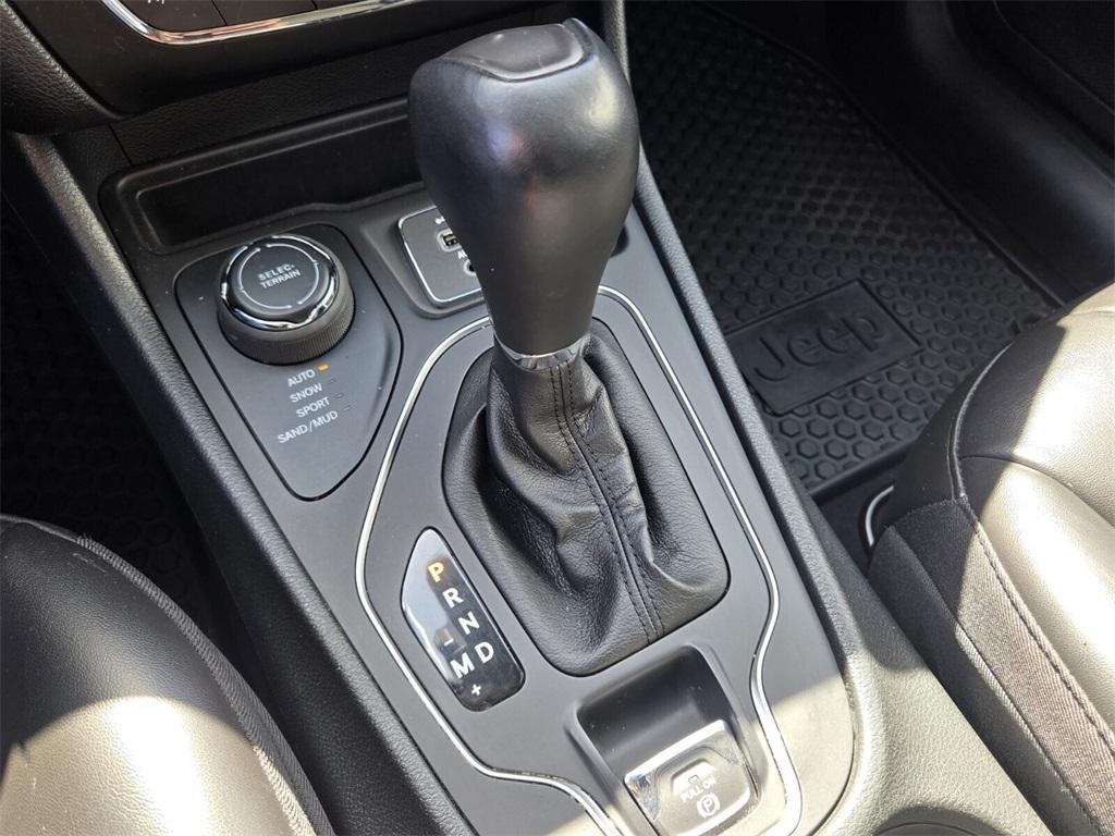 used 2022 Jeep Cherokee car, priced at $21,998