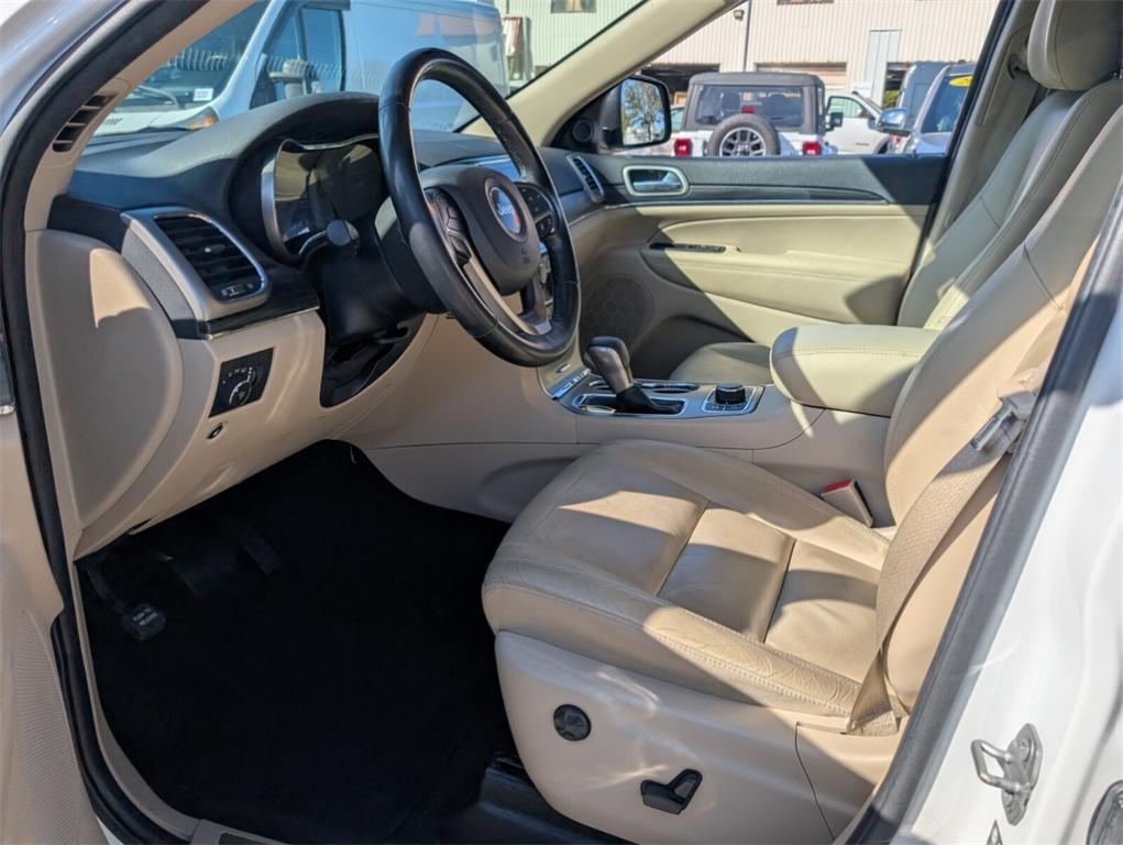 used 2021 Jeep Grand Cherokee car, priced at $17,500