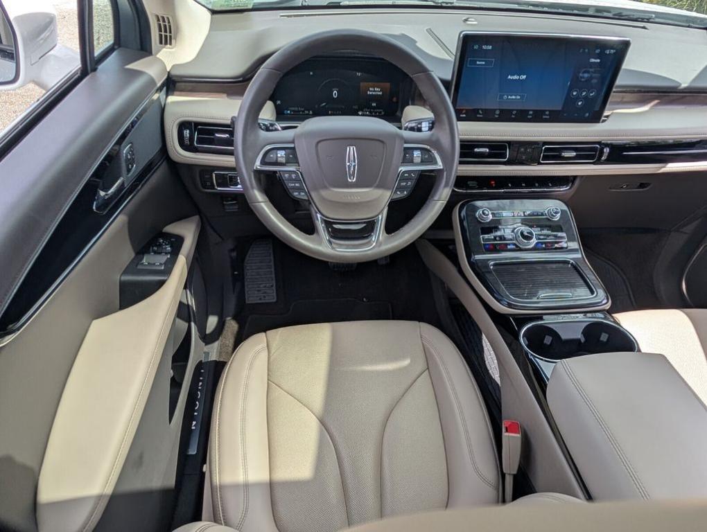 used 2023 Lincoln Nautilus car, priced at $35,998
