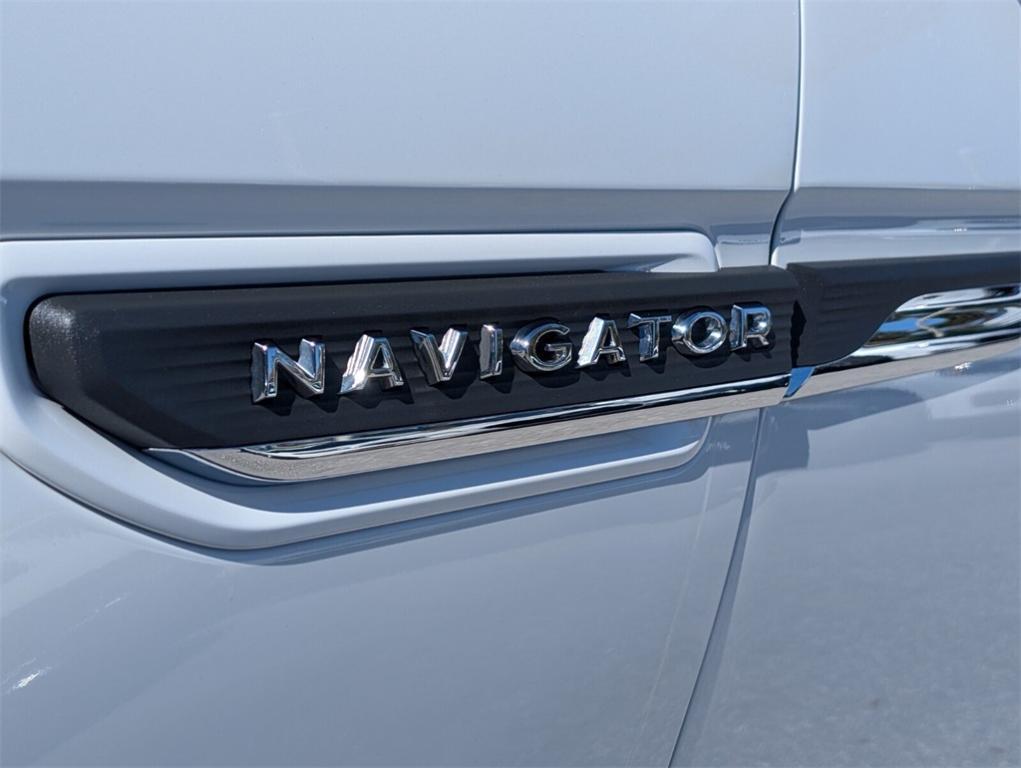 used 2022 Lincoln Navigator car, priced at $50,778