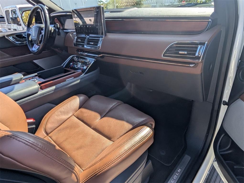 used 2022 Lincoln Navigator car, priced at $50,778